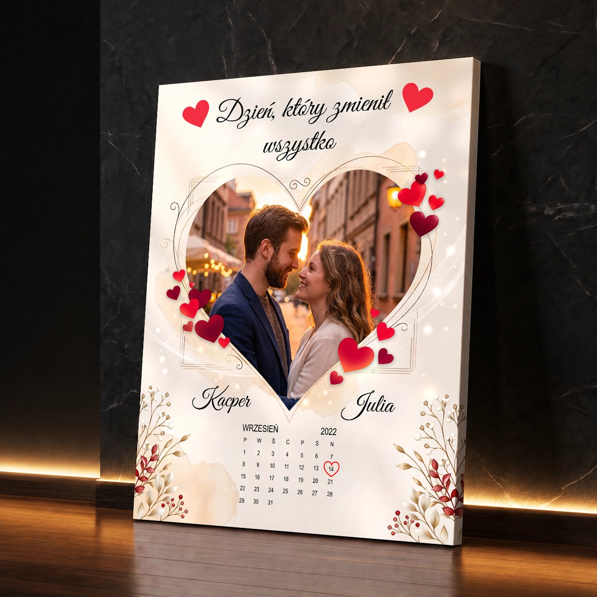 Personalizowany prezent na rocznicę dla pary - zdjęcie pary w sercu na płótnie z kalendarzem