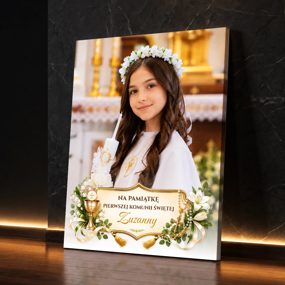 Personalizowany portret ze zdjęcia na płótnie na Pierwszą Komunię Świętą z imieniem dziecka i dedykacją.