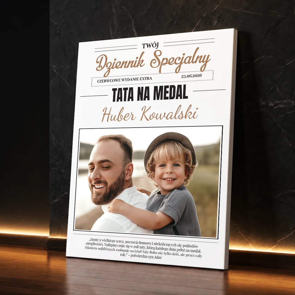 Personalizowany plakat dla taty w stylu gazety z własnym zdjęciem, tytułem „Tata na Medal” i indywidualną dedykacją