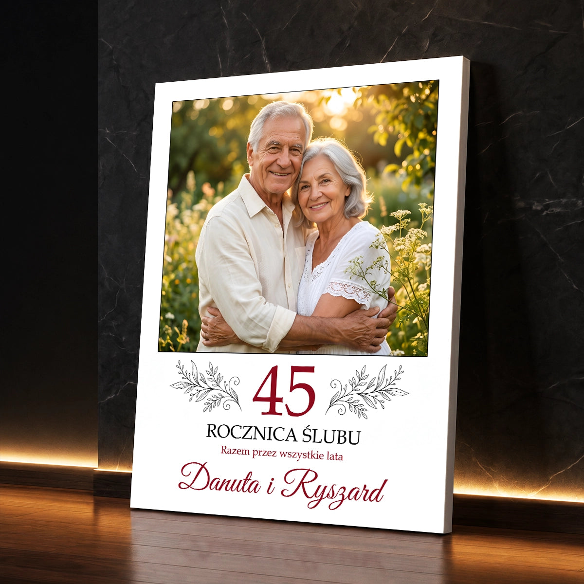 Personalizowany prezent na 45 rocznicę ślubu - zdjęcie na płótnie z fotografią pary i cyfrą 45